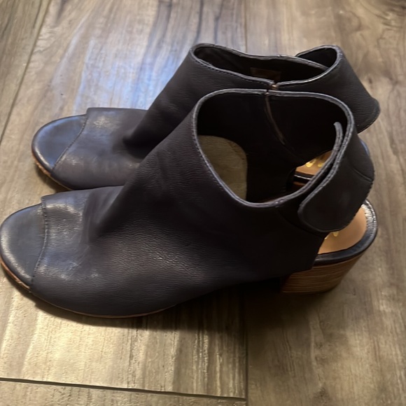 Mimosa blue leather bootie with open toe - Picture 2 of 6